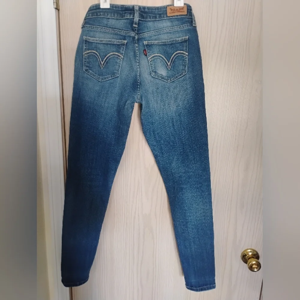 Levi's Blue Denim Women's Jeans - Picture 2 of 4